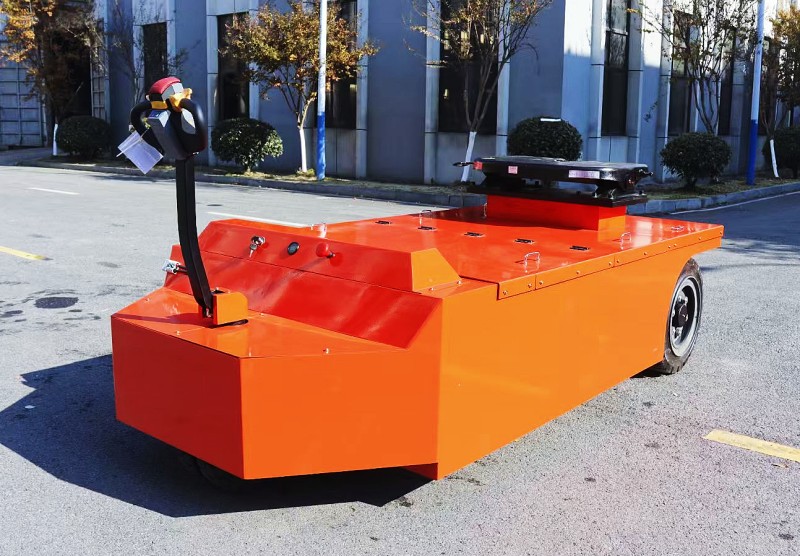 Details of electric heavy-duty semi-trailer towing tractor